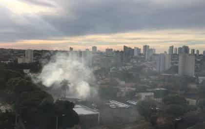 Queimada provoca fumaça no Nova Iorque