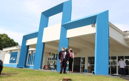 Diretor do Unisalesiano e a primeira-dama visitam o Centro Especializado em Saúde