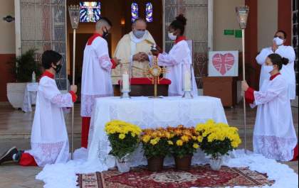 Corpus Christi terá missas e bênção do Santíssimo Sacramento pelos bairros de TL