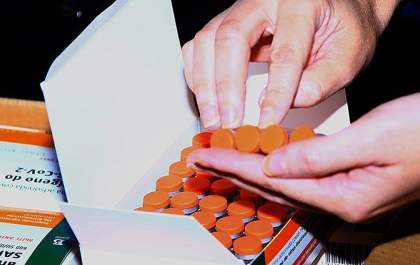 Após remanejamento, Secretaria de Estado de Saúde envia para municípios doses de Coronavac