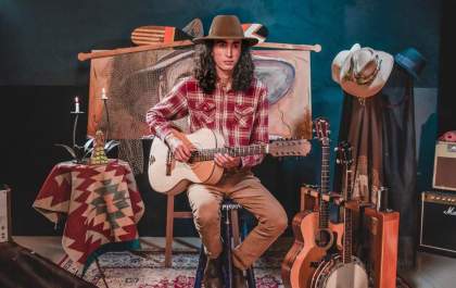Três-lagoense Raphael Vital lança DVD 'Voz & Cordas' nesta quarta-feira