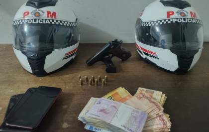 PM prende dupla após roubo a residência em Birigui
