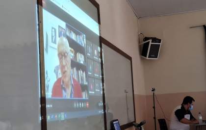 Alunos de escola particular de TL ‘recebem’ Eduardo Suplicy durante aula de sociologia