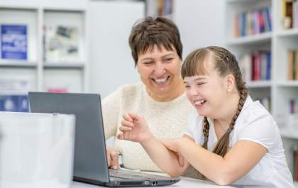 Curso para pais e educadores debate papel da família na educação