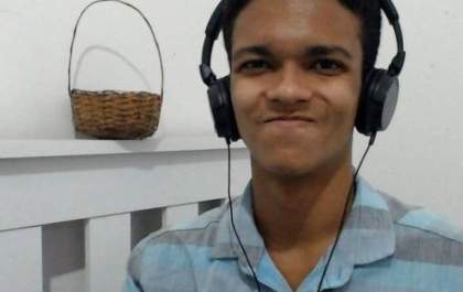 Estudante comemora meta batida em vaquinha para estudar na Alemanha