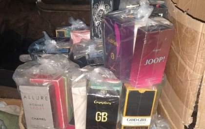 Jovem acusada de vender perfumes falsificados vai responder em liberdade