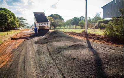Prefeitura e Via Rondon melhoram ruas do parque industrial Maria Izabel