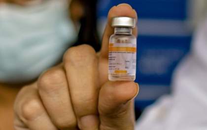 Funcionário do Samu em Araçatuba toma 3ª dose da vacina em Birigui
