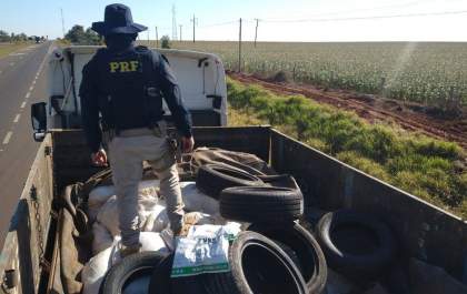 PRF acha 4 toneladas de agrotóxico ao vistoriar caminhão; motorista foi preso