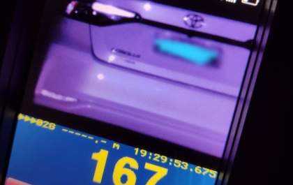 Polícia flagra carro a 167km/h na Rodovia Marechal Rondon em Penápolis