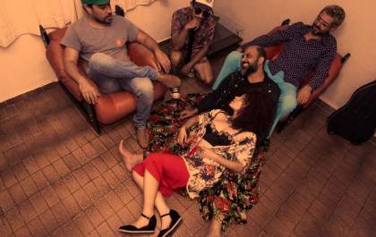 Banda 'Os Seres & EdBarbárie' transforma poemas em músicas