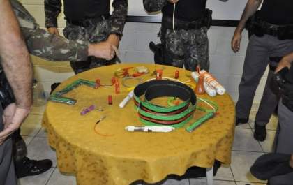 Policiais militares recebem treinamento para ocorrências com bombas e explosivos