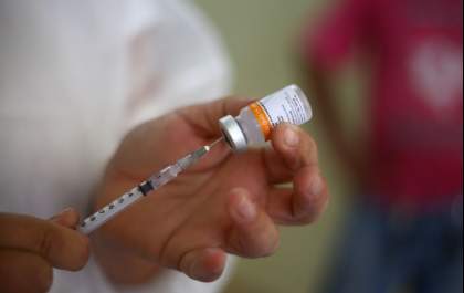 Saúde vacinará cidadãos de 27 a 29 anos contra Covid-19 na próxima semana