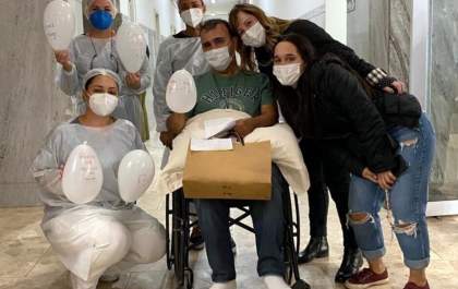 Comerciante com covid-19 deixa hospital após 8 dias na UTI
