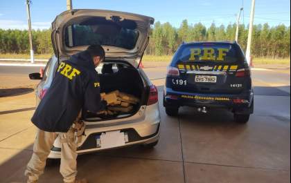 Polícia Rodoviária Federal prende mulher por tráfico em TL