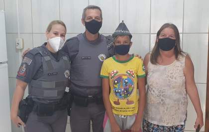 Admiradora da PM ganha presente especial no dia do seu aniversário