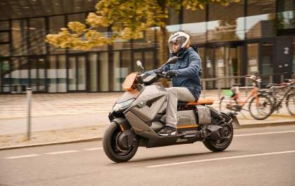 BMW revela sua nova scooter elétrica CE 04