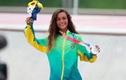 A skatista Rayssa de apenas 13 anos, fez história nas Olimpíadas