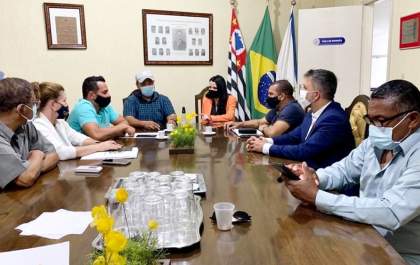 Câmara de Andradina recepciona deputada estadual Letícia Aguiar