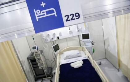 Covid-19: média móvel de mortes fica abaixo de mil pelo terceiro dia