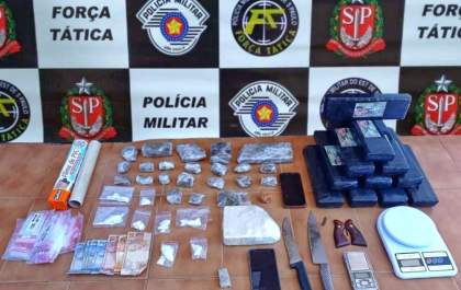 PM apreende mais de 8 quilos de maconha e pasta base de cocaína em Birigui