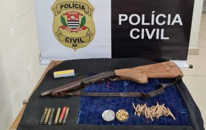 Suspeito de roubo é preso com espingarda adaptada