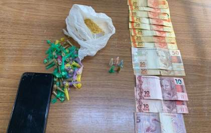 Homem em liberdade condicional volta a ser preso por tráfico
