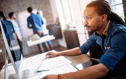Treinamento gratuito de UX Design e Marketing Digital é oferecido pelo Santander