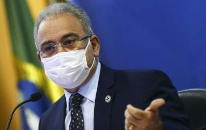Vacinação de reforço contra covid-19 deve começar por idosos
