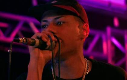 TheuszMC99 grava vídeos clipes de músicas autorais enaltecendo pontos de Andradina