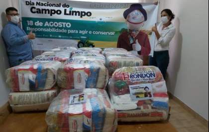 Doação de alimentos marca Dia Nacional do Campo Limpo em Araçatuba