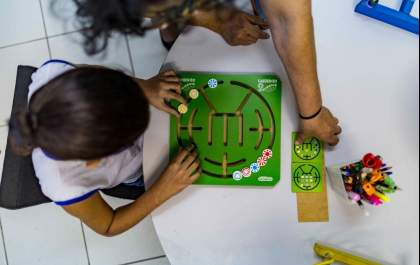 Pais querem levar modelo de Emeb araçatubense para filho especial em Jundiaí