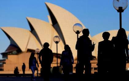 Variante Delta obriga Sydney a montar tendas de emergência