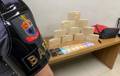 Doceira é presa com mais de 10 quilos de pasta base de cocaína