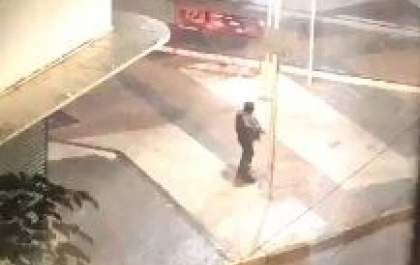 Bandidos atacam agência bancária e bases da PM em Araçatuba
