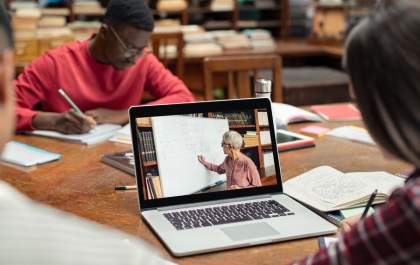 Plataforma disponibiliza cursos para auxiliar professores na volta às aulas