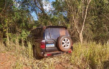 Bandidos que explodiram bancos abandonaram veículos em canavial
