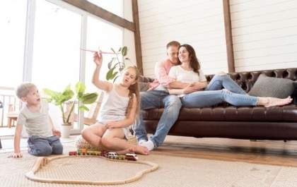 Com filhos em casa, 30% dos brasileiros preferem produtos com fragrância para criar ambientes acolhedores
