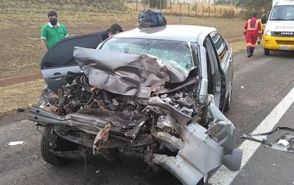 Jovem morre ao bater carro em caminhão na Rondon