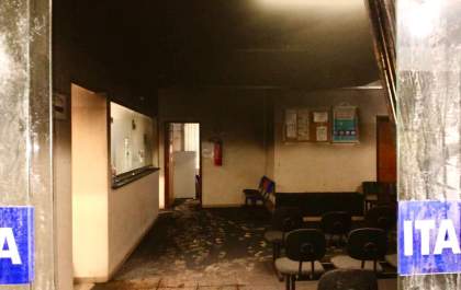 Funcionárias são ameaçadas após incêndio suspender vacinação em UBS