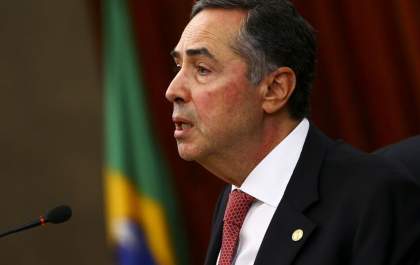 Presidente do TSE defende sistema eleitoral e rebate Bolsonaro