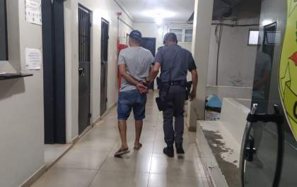 PM prende homem acusado de cárcere privado, invasão de domicílio, ameaça e dano