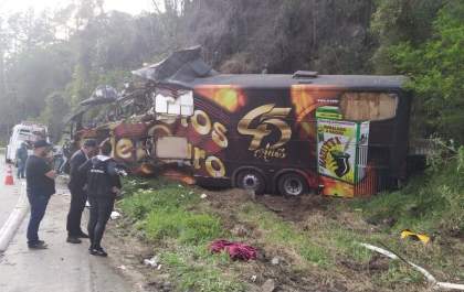 Vocalista da banda Garotos de Ouro morre em colisão