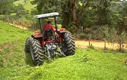 Idoso morre atropelado por trator em fazenda de MS
