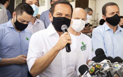 Doria oficializa candidatura às prévias do PSDB