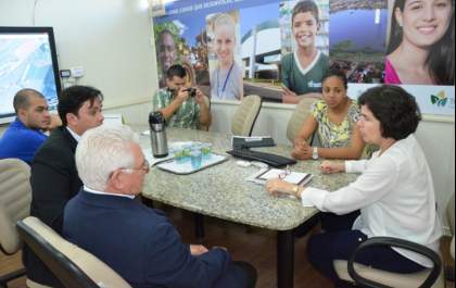 Prefeita recebe visita de representantes do COREN/MS