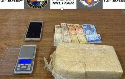 Baep prende jovem de 20 anos com 1 quilo de pasta base de cocaína