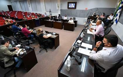 Em Araçatuba, sessão da Câmara é marcada por homenagens