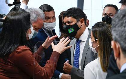 Após ser atacada e chamada de descontrolada, Simone Tebet diz que Senado não aceita desrespeito