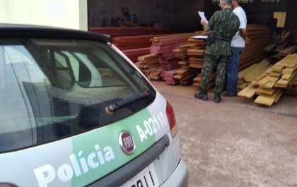 Polícia Ambiental multa madeireira na região em R$ 39 mil